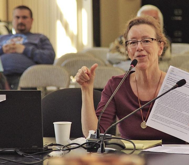 Exploring alternatives to western medicine | News – Char-Koosta News