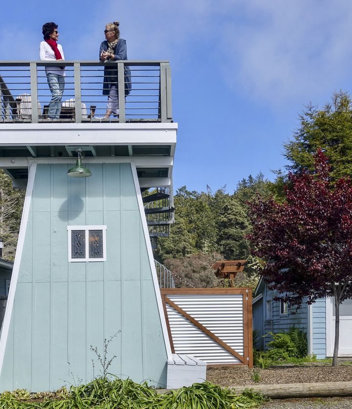 Staying in a water tower in Mendocino is a natural high – Los Angeles Times